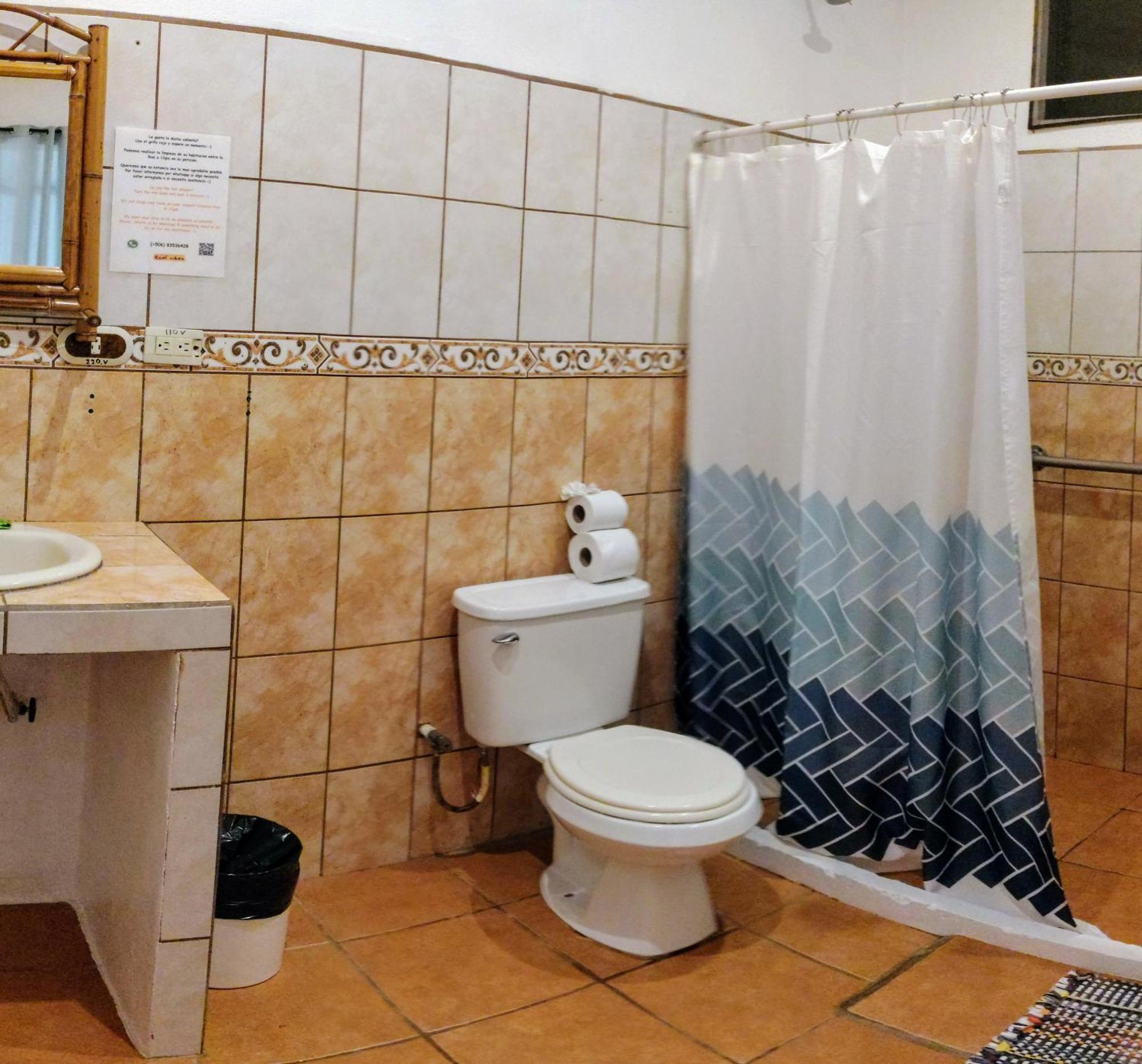 Cool Vibes Beach Hostel Dominical Dış mekan fotoğraf