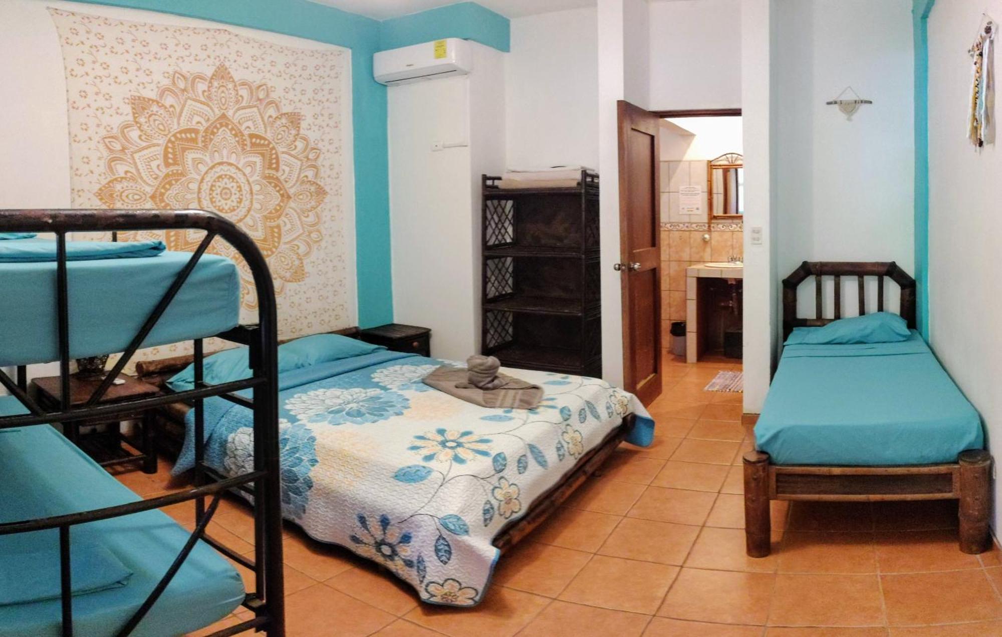 Cool Vibes Beach Hostel Dominical Dış mekan fotoğraf